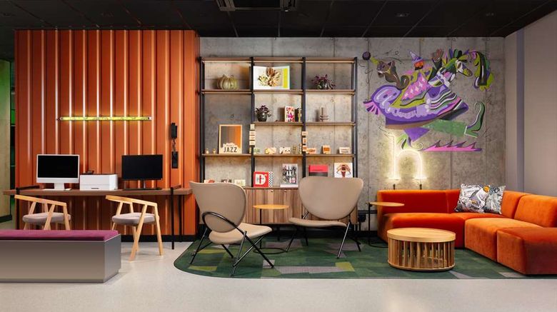 <b>Hyatt Place Krakow Lobby</b>. Images powered by <a href="https://iceportal.shijigroup.com/" title="IcePortal" target="_blank">IcePortal</a>.