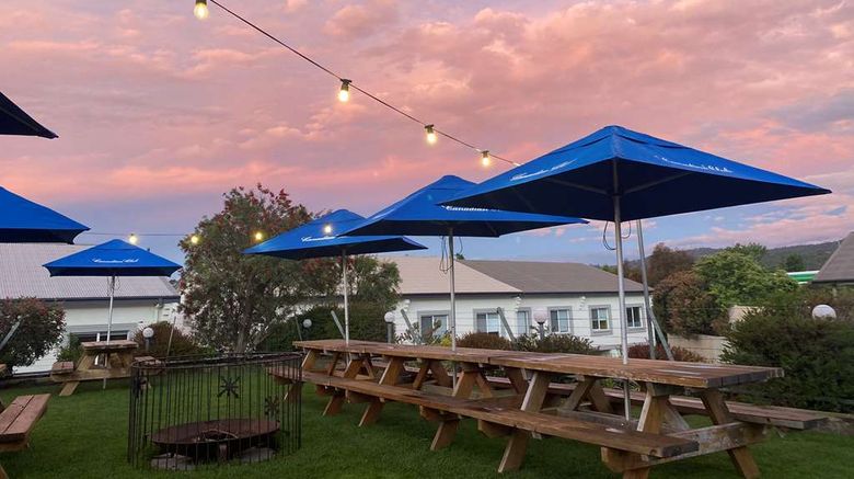 <b>Rydges Horizons Snowy Mountains Restaurant</b>. Images powered by <a href="https://iceportal.shijigroup.com/" title="IcePortal" target="_blank">IcePortal</a>.