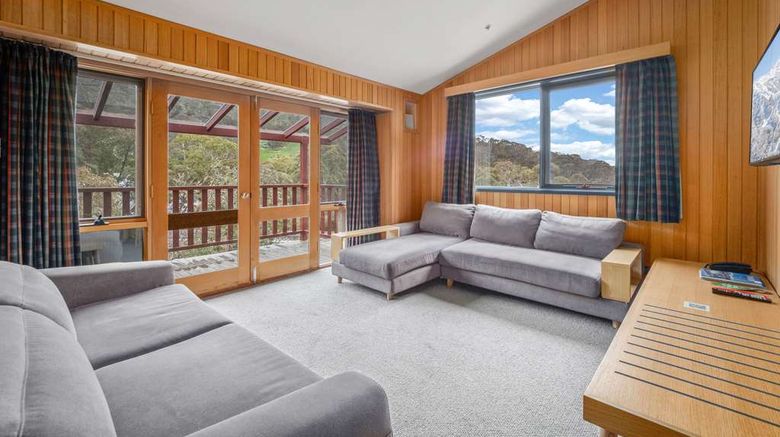 <b>Thredbo Alpine Hotel Suite</b>. Images powered by <a href="https://iceportal.shijigroup.com/" title="IcePortal" target="_blank">IcePortal</a>.