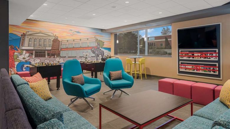 <b>Tru by Hilton Greensboro Lobby</b>. Images powered by <a href="https://iceportal.shijigroup.com/" title="IcePortal" target="_blank">IcePortal</a>.