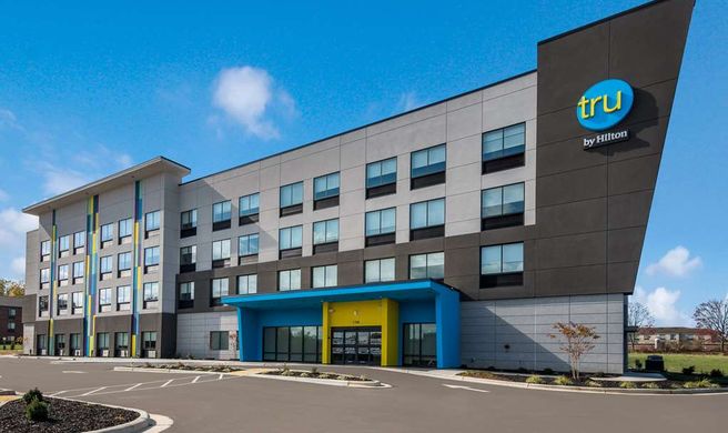 Tru by Hilton Greensboro Exterior
