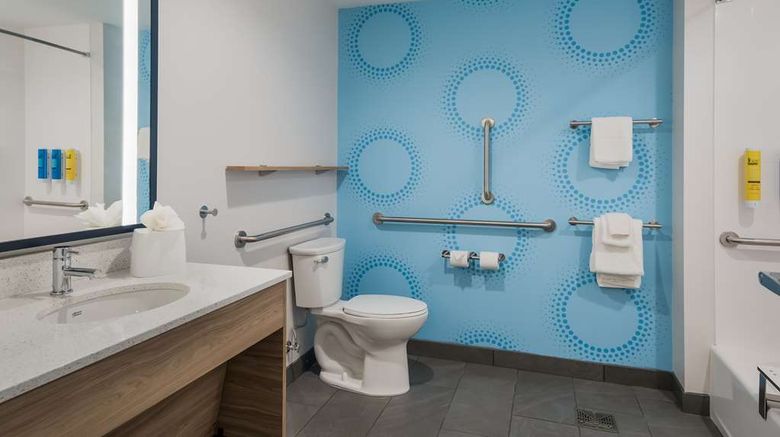 <b>Tru by Hilton Greensboro Room</b>. Images powered by <a href="https://iceportal.shijigroup.com/" title="IcePortal" target="_blank">IcePortal</a>.
