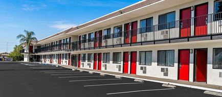 Econo Lodge Exterior