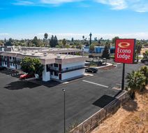Econo Lodge Exterior