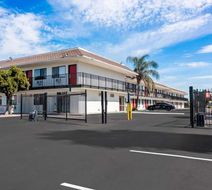 Econo Lodge Exterior