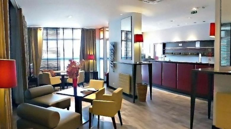 <b>Hotel Du Centre Restaurant</b>. Images powered by <a href="https://iceportal.shijigroup.com/" title="IcePortal" target="_blank">IcePortal</a>.