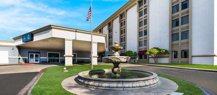 Clarion Hotel Exterior