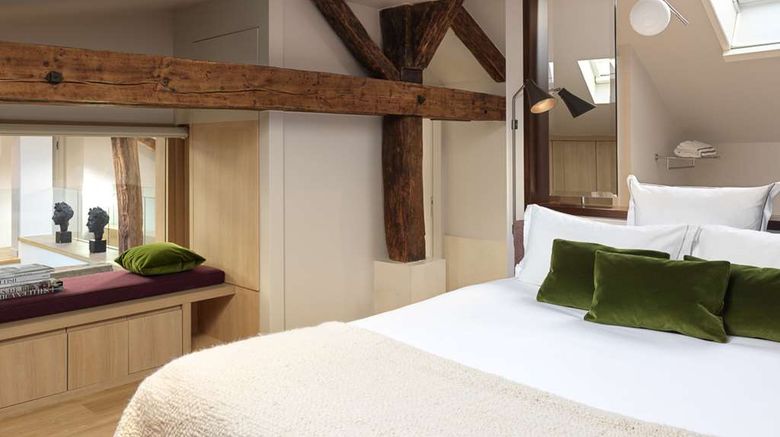 <b>Hotel de Pourtales Suite</b>. Images powered by <a href="https://iceportal.shijigroup.com/" title="IcePortal" target="_blank">IcePortal</a>.