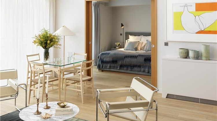 Hotel de Pourtales Room