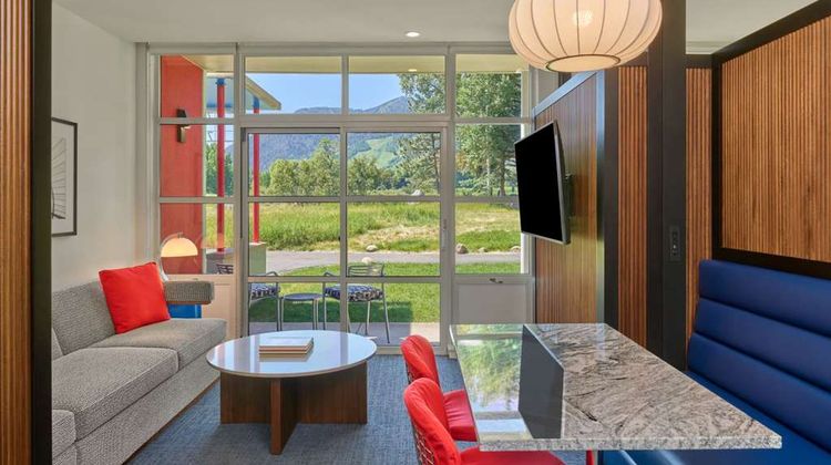 Aspen Meadows Resort Room
