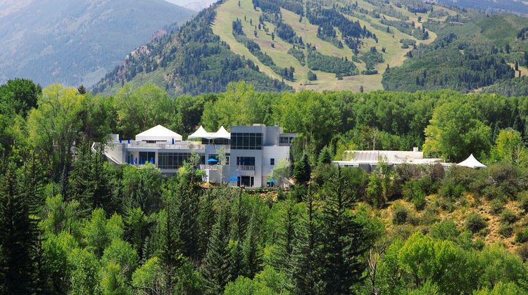 Aspen Meadows Resort Exterior