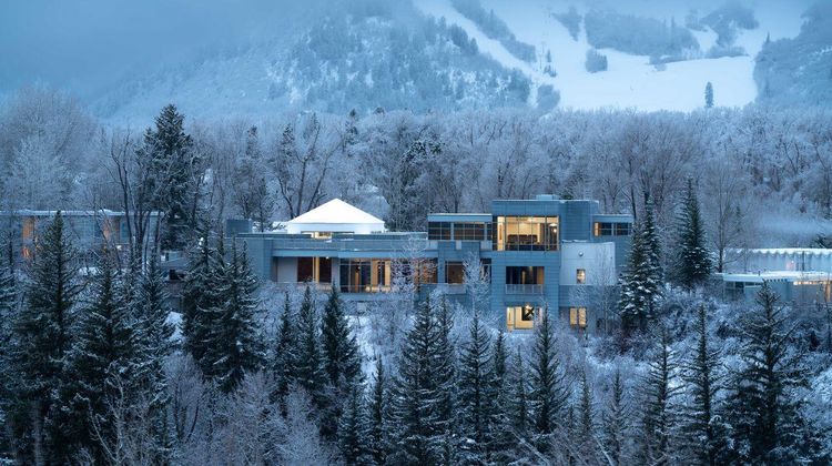 Aspen Meadows Resort Exterior