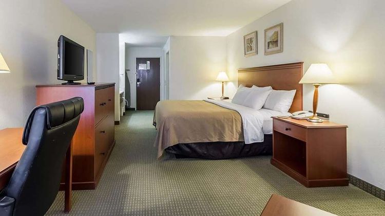 Baymont by Wyndham Omaha SW Room