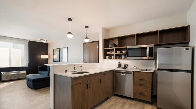 <b>Everhome Suites Corona Suite</b>. Images powered by <a href="https://iceportal.shijigroup.com/" title="IcePortal" target="_blank">IcePortal</a>.