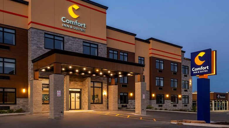 <b>Comfort Inn and Suites Kingston Exterior</b>. Images powered by <a href="https://iceportal.shijigroup.com/" title="IcePortal" target="_blank">IcePortal</a>.