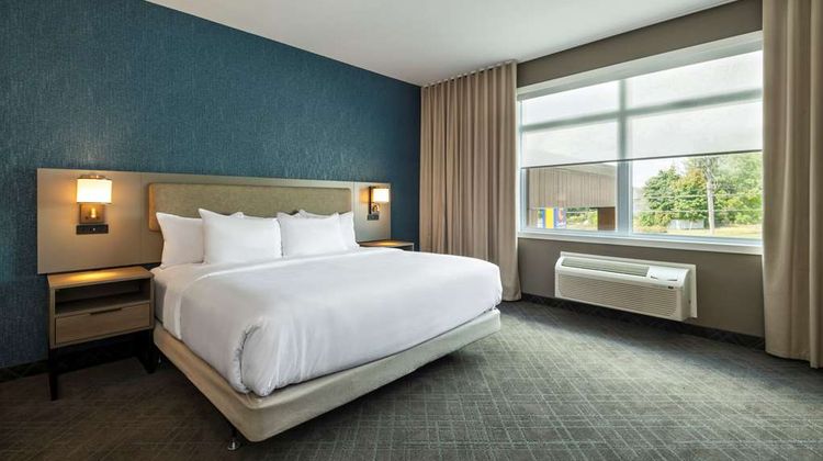 Comfort Inn and Suites Kingston Room