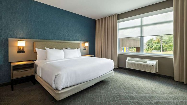<b>Comfort Inn and Suites Kingston Room</b>. Images powered by <a href="https://iceportal.shijigroup.com/" title="IcePortal" target="_blank">IcePortal</a>.