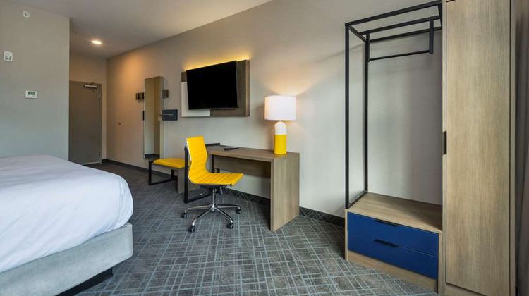 Comfort Inn and Suites Kingston Room