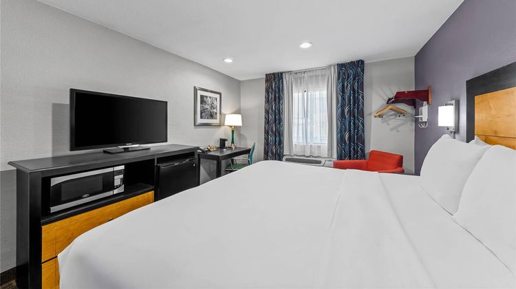 Quality Inn Room