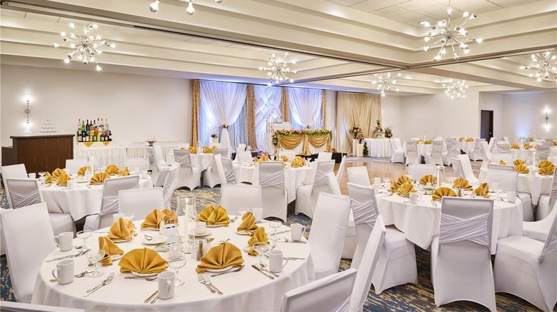 <b>DoubleTree by Hilton Buena Park Meeting</b>. Images powered by <a href="https://iceportal.shijigroup.com/" title="IcePortal" target="_blank">IcePortal</a>.
