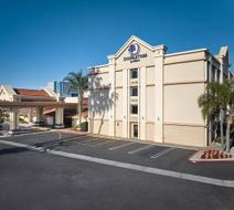 DoubleTree by Hilton Buena Park Exterior