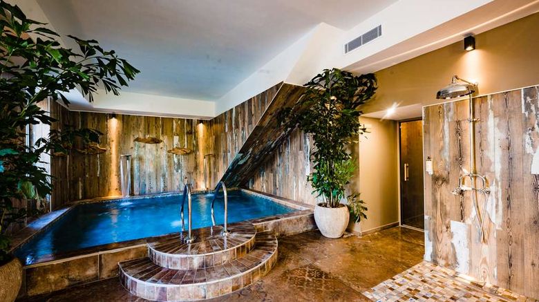 <b>Le Hameau des Pesquiers Ecolodge, Curio Pool</b>. Images powered by <a href="https://iceportal.shijigroup.com/" title="IcePortal" target="_blank">IcePortal</a>.