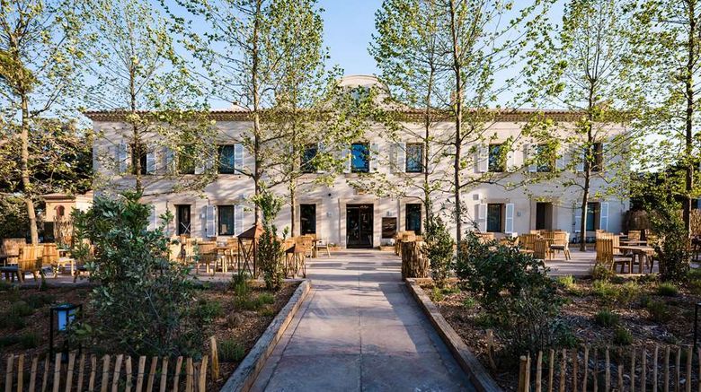 Le Hameau des Pesquiers Ecolodge, Curio Exterior. Images powered by <a href="https://iceportal.shijigroup.com" target="_blank" rel="noopener">Ice Portal</a>.