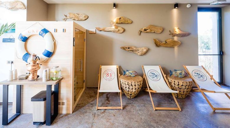 <b>Le Hameau des Pesquiers Ecolodge, Curio Recreation</b>. Images powered by <a href="https://iceportal.shijigroup.com/" title="IcePortal" target="_blank">IcePortal</a>.