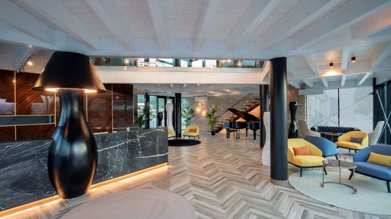 <b>Hotel Della Piana Lobby</b>. Images powered by <a href="https://iceportal.shijigroup.com/" title="IcePortal" target="_blank">IcePortal</a>.