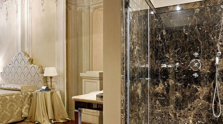 <b>Palazzo Niccolini Al Duomo Suite</b>. Images powered by <a href="https://iceportal.shijigroup.com/" title="IcePortal" target="_blank">IcePortal</a>.