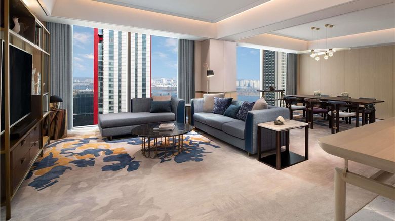 <b>Fairmont Ambassador Seoul Suite</b>. Images powered by <a href="https://iceportal.shijigroup.com/" title="IcePortal" target="_blank">IcePortal</a>.