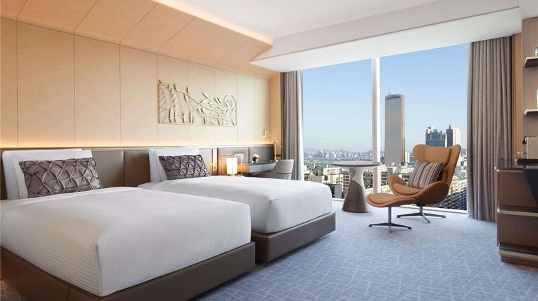 <b>Fairmont Ambassador Seoul Room</b>. Images powered by <a href="https://iceportal.shijigroup.com/" title="IcePortal" target="_blank">IcePortal</a>.