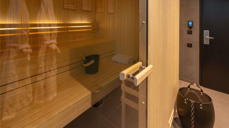 <b>Splendid Hotel Annecy Spa</b>. Images powered by <a href="https://iceportal.shijigroup.com/" title="IcePortal" target="_blank">IcePortal</a>.