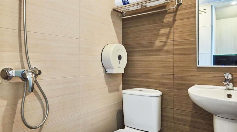 <b>Ibis Budget Singapore Mount Faber Room</b>. Images powered by <a href="https://iceportal.shijigroup.com/" title="IcePortal" target="_blank">IcePortal</a>.