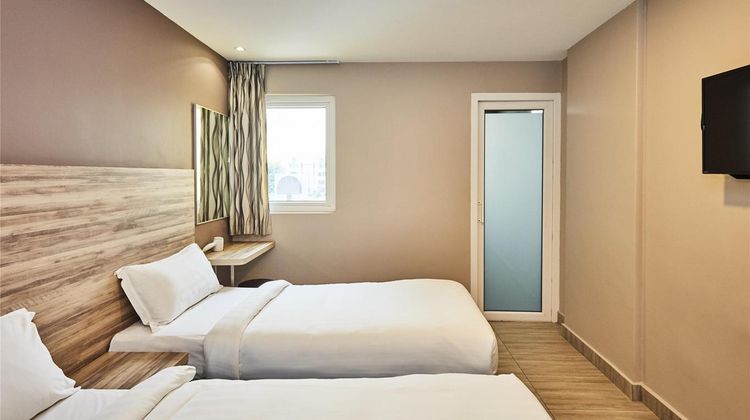 ibis budget Singapore Crystal Hotel Room