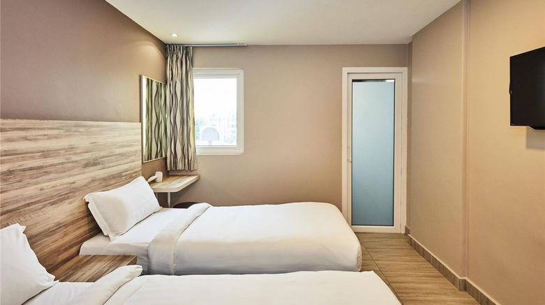 <b>ibis budget Singapore Crystal Hotel Room</b>. Images powered by <a href="https://iceportal.shijigroup.com/" title="IcePortal" target="_blank">IcePortal</a>.