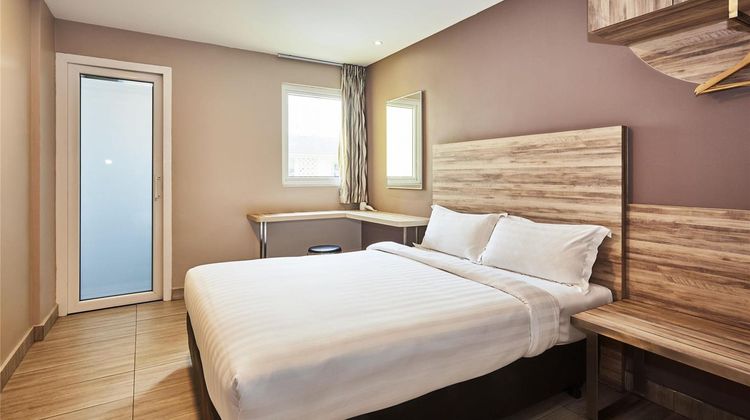 ibis budget Singapore Crystal Hotel Room
