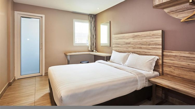 ibis budget Singapore Crystal Hotel Room