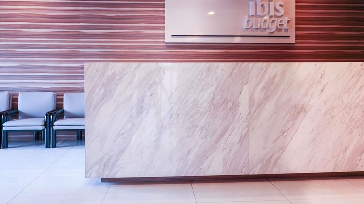 ibis budget Singapore Crystal Hotel Exterior
