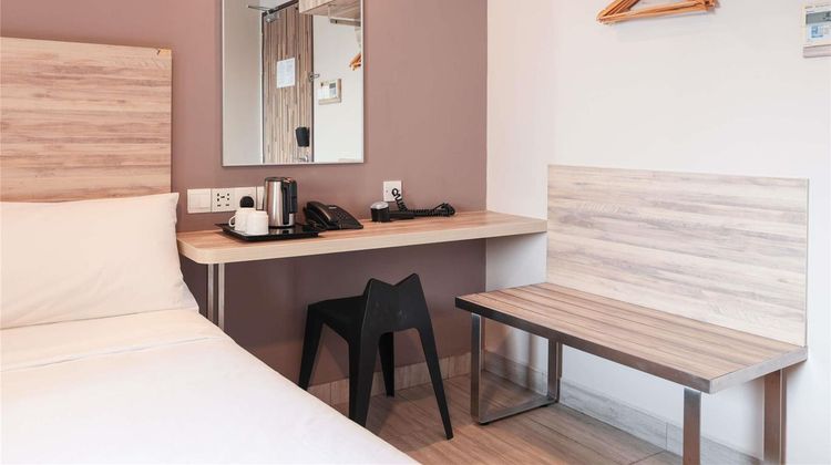 ibis budget Singapore Crystal Hotel Room