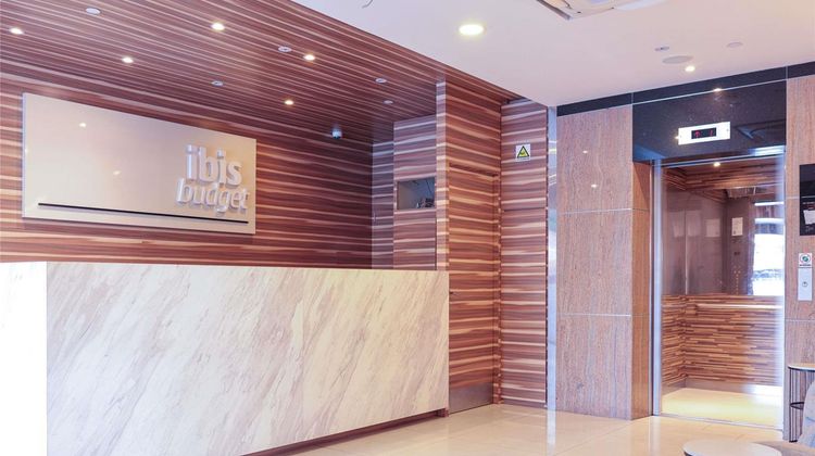 Ibis Budget Singapore Clove Exterior