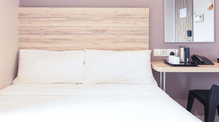 ibis budget Singapore Crystal Hotel Room