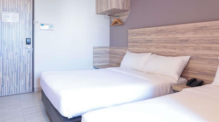 ibis budget Singapore Crystal Hotel Room