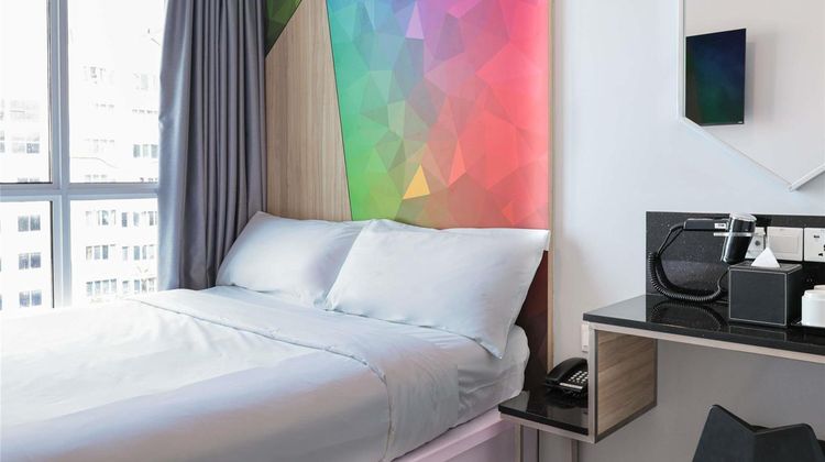 Ibis Budget Singapore Ametrine Room