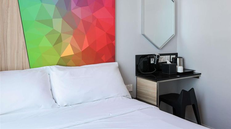 Ibis Budget Singapore Ametrine Room