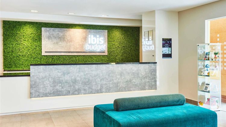 ibis budget Singapore Emerald Hotel Exterior