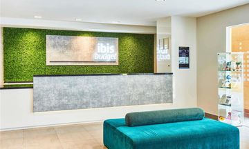 ibis budget Singapore Emerald Hotel