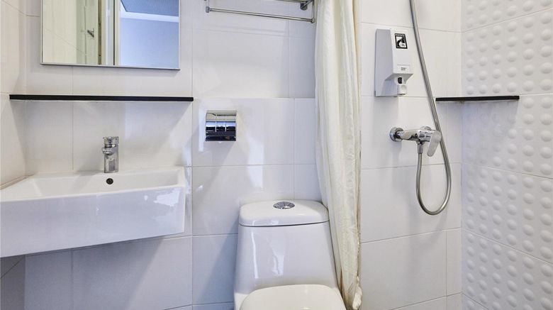 <b>Ibis budget Singapore Ruby Room</b>. Images powered by <a href="https://iceportal.shijigroup.com/" title="IcePortal" target="_blank">IcePortal</a>.
