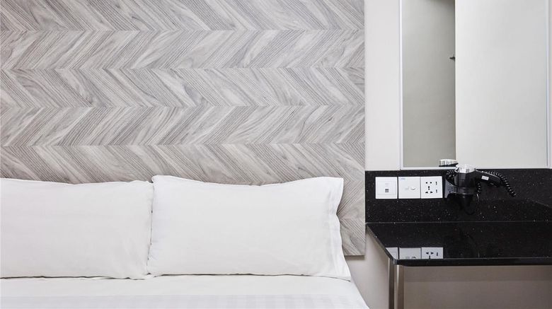 <b>Ibis budget Singapore Ruby Room</b>. Images powered by <a href="https://iceportal.shijigroup.com/" title="IcePortal" target="_blank">IcePortal</a>.