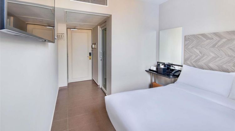 Ibis budget Singapore Ruby Room